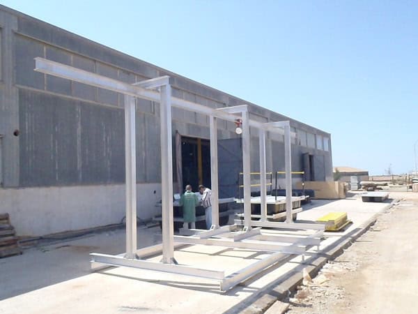 Aluminium pump frame on the Algerian reservoir walkway